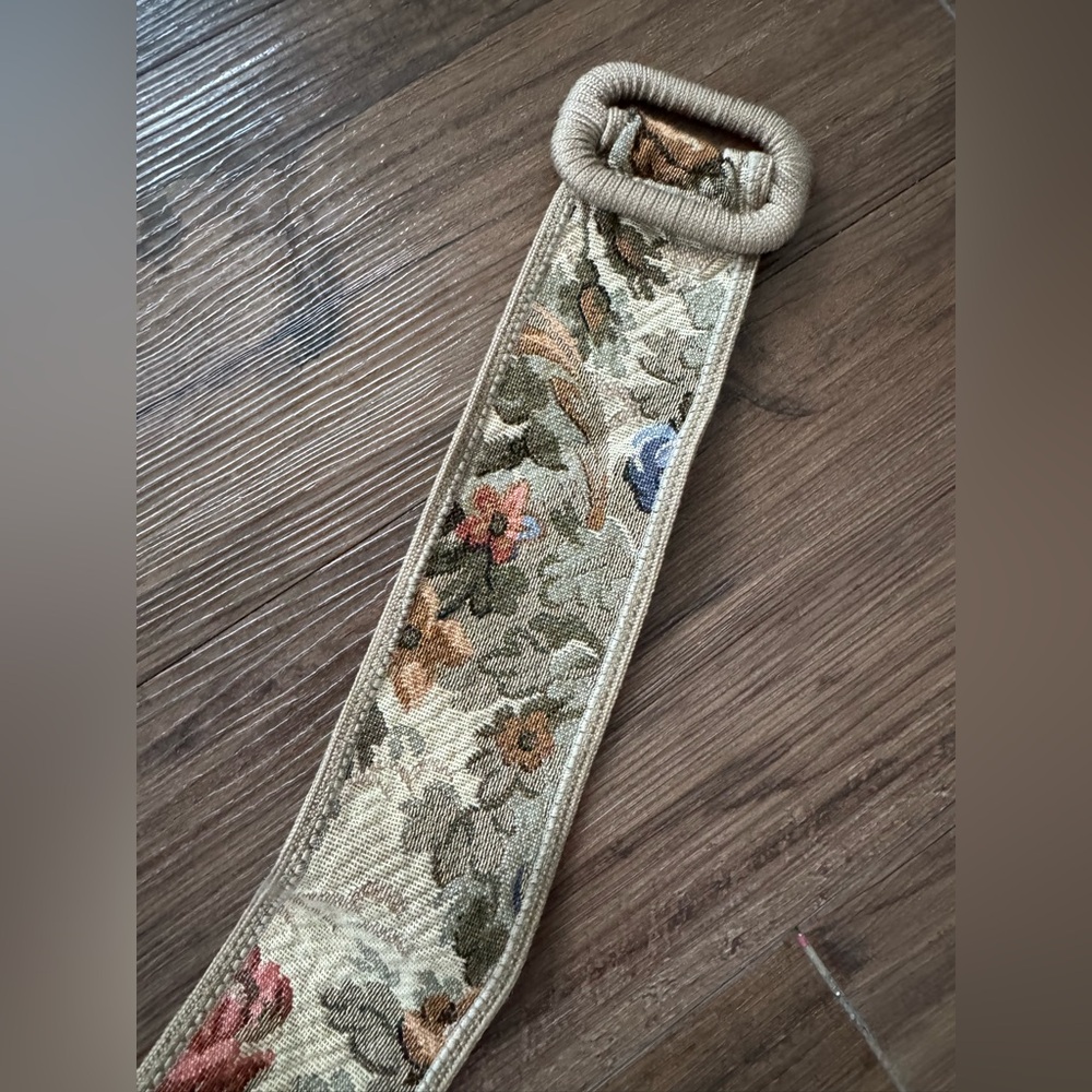 Vintage Floral Tapestry Belt - Picture 4 of 14